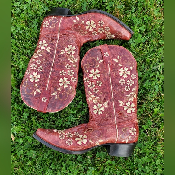 Shyanne Lasy Floral Boots - Picture 1 of 8